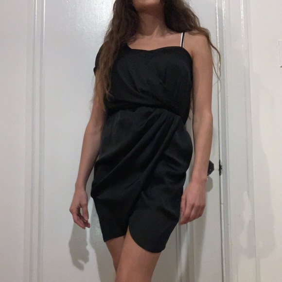 Black silk dress in great condition, worn once only. - Picture 1 of 4